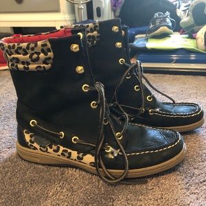 3/$40💕Leopard Sperry Hightops